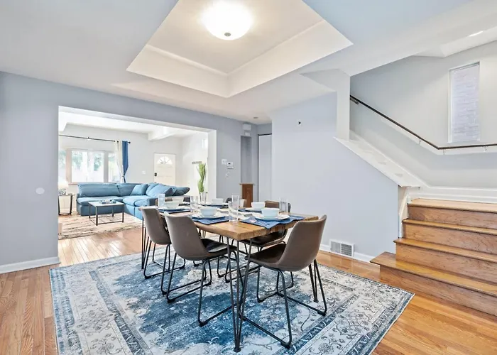 3 Bedroom Home, Steps From Walnut Street With Free Parking Holiday home *